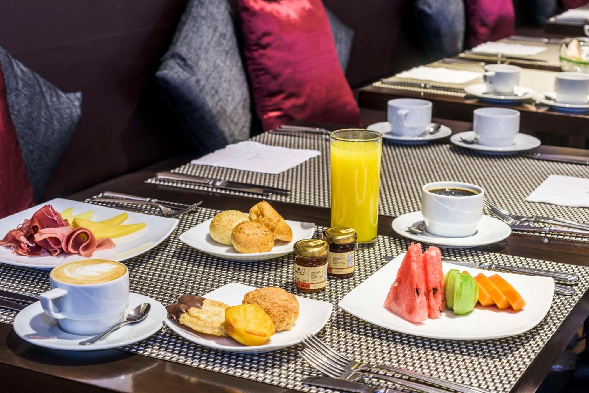 Nh Collection Bogota Andino Royal Hotel Ngoại thất bức ảnh A light breakfast